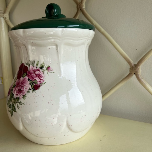 Large vintage floral cookie jar - Picture 6 of 12